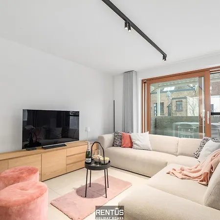 85 - Stylish For 6 In A Car-free Domain In *